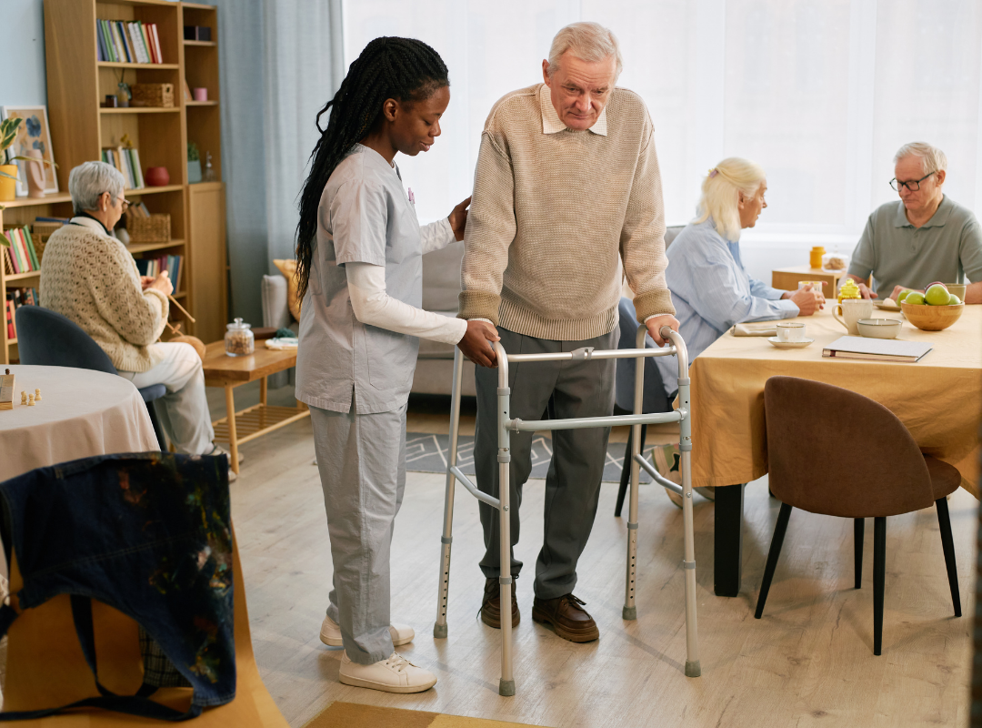 what is the difference between assisted living and independent living
